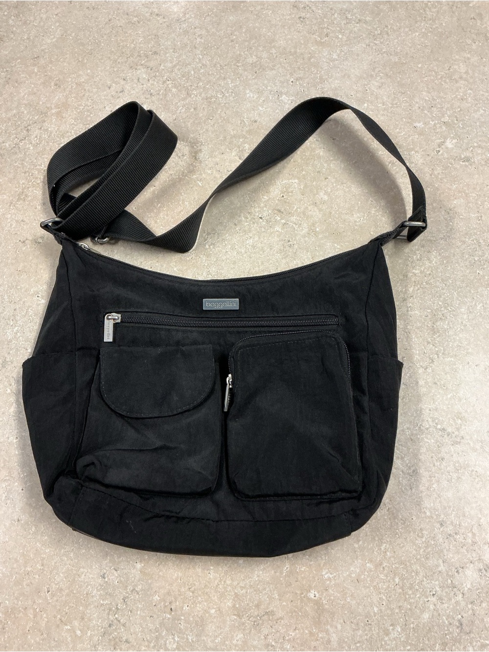 baggallini Everywhere Black Crossbody Bag Zip Closure Adjustable Strap